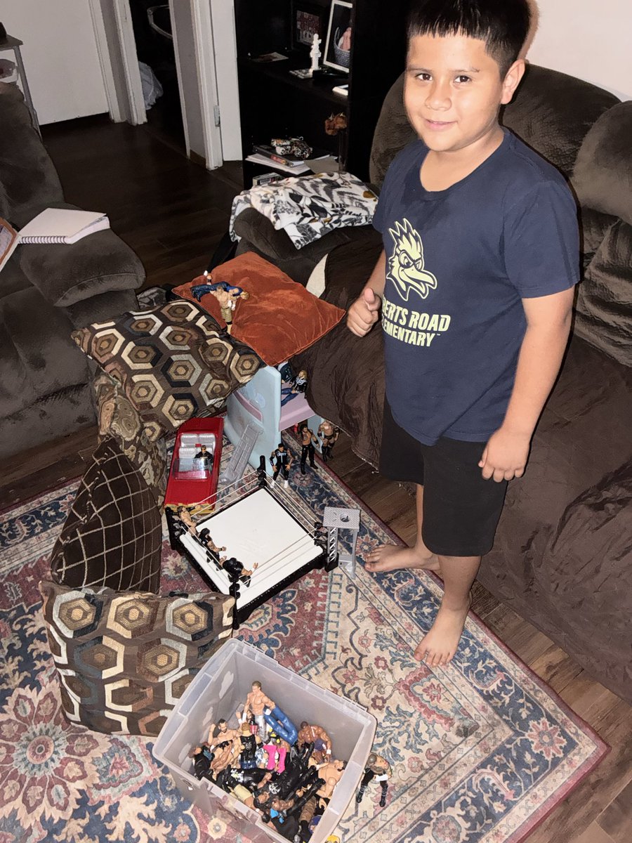 ItsDon_Jesus's tweet photo. Someone’s ready for wrestlemania #wrestlemania #rko #wwe https://t.co/3mNJGz5M2r