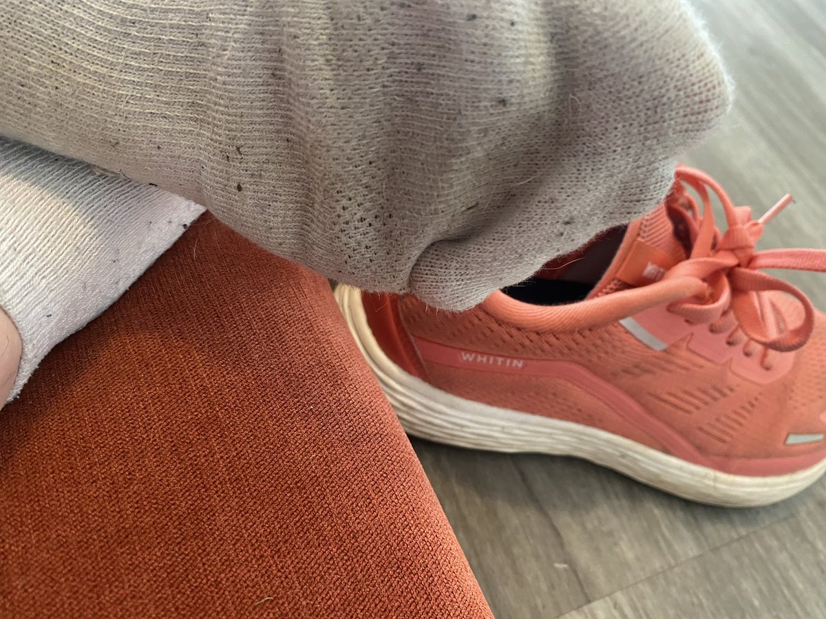 Yrluckyrabbitft's tweet photo. Wanna sniff?
#feetfetısh #feet #smellyfeet #sweatyfeet #athleticfeet https://t.co/JPls1etqdr