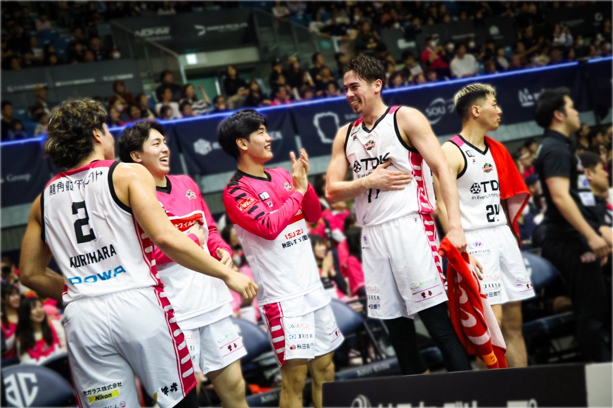 Mari🎶 tweet media