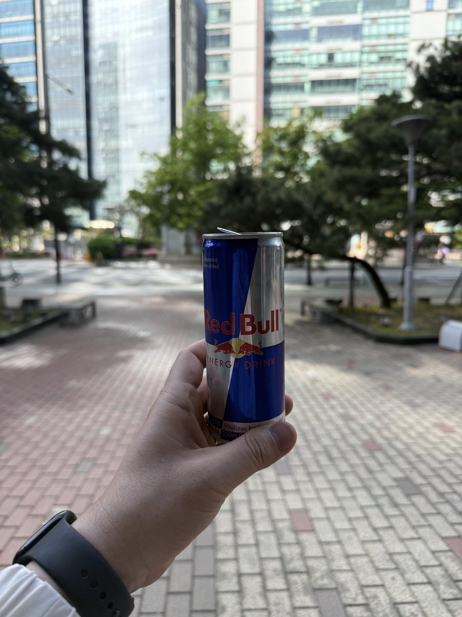 매일 비트코인 사는 남자 tweet media