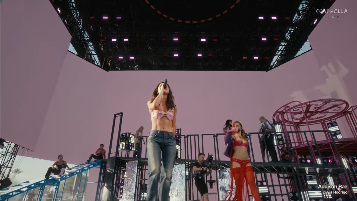 rie ꫂ ၴႅၴ tweet media