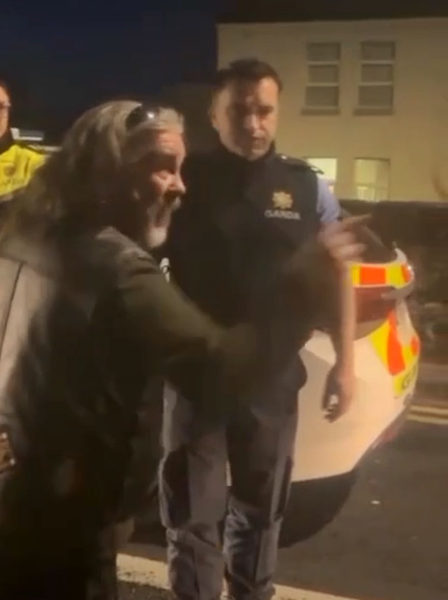 IrelandWarriors's tweet photo. To the guard that threatened me telling me they know where I live and telling me that he is coming for me after this incident to find them outside my house the next morning 

Let me tell you traitors will eventually end up in prison with men you locked up 

Most prison guards are ex soldiers a few of mine friends 

And I’ve a few heard what you done want to visit this town 

If they do I can promise you that you won’t push any of them around 

It’s easy push a man on a stick ye weak pieces of shit 

Second picture is when I came into my kitchen the next morning to find them outside my house looking at what cars were in the drive 

They drove away when I came out 

I will not be intimidated by cowards who think they are the law 

I’m not a civilian ye can push around 

I told ye all ye won’t like the way I play chess ♟️🇮🇪🫡