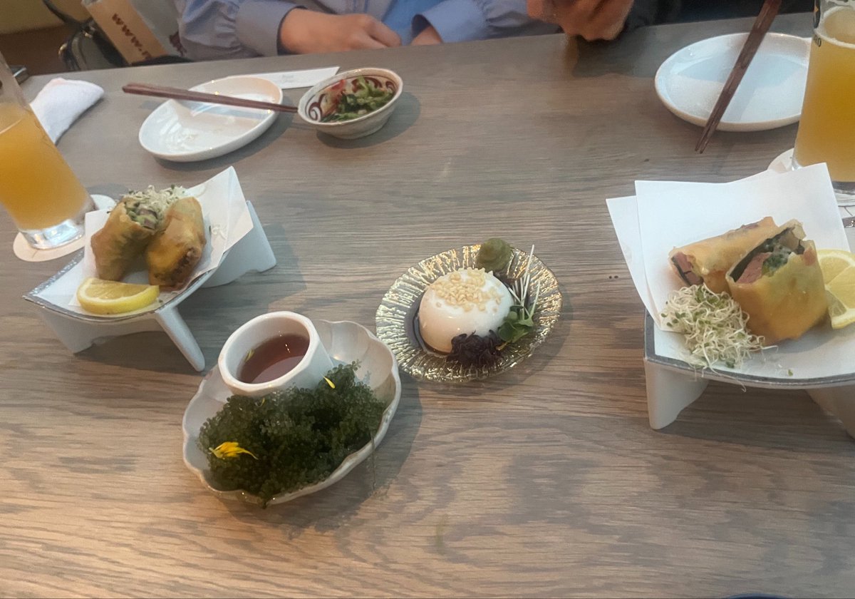地元の友達と沖縄料理のお店に行ったとき🏝️
初めてうみぶどうを食べました。おいしかった！！☺︎（さくぱん）