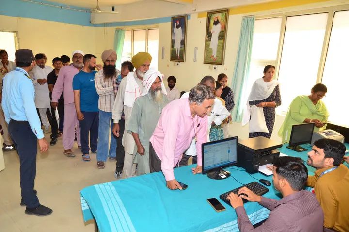 PreetBhullar87's tweet photo. A healthy society is built through such selfless steps. The #FreeMedicalCamp at Shah Satnam Singh Ji Speciality Hospital, Sirsa helped 318 people with complete care. Inspired by Saint Gurmeet Ram Rahim Ji, it spread awareness and prevention. Humanity above all. https://t.co/My9pDEatER