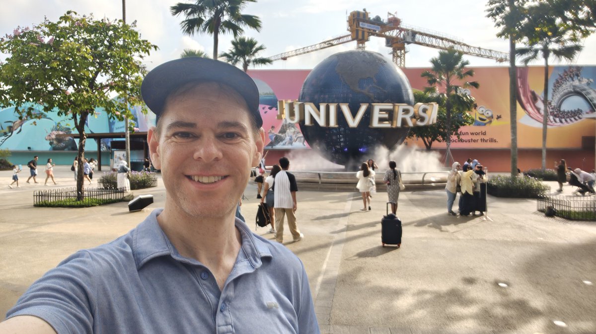 jondbm's tweet photo. Nothing better than rope dropping a Universal park you've never been to before https://t.co/njCEUH4CkK