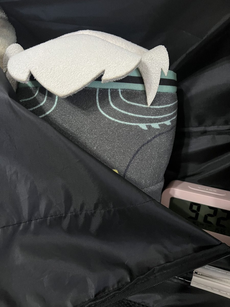 维吉趴独自出门旅游😠
蛋趴：😢😭