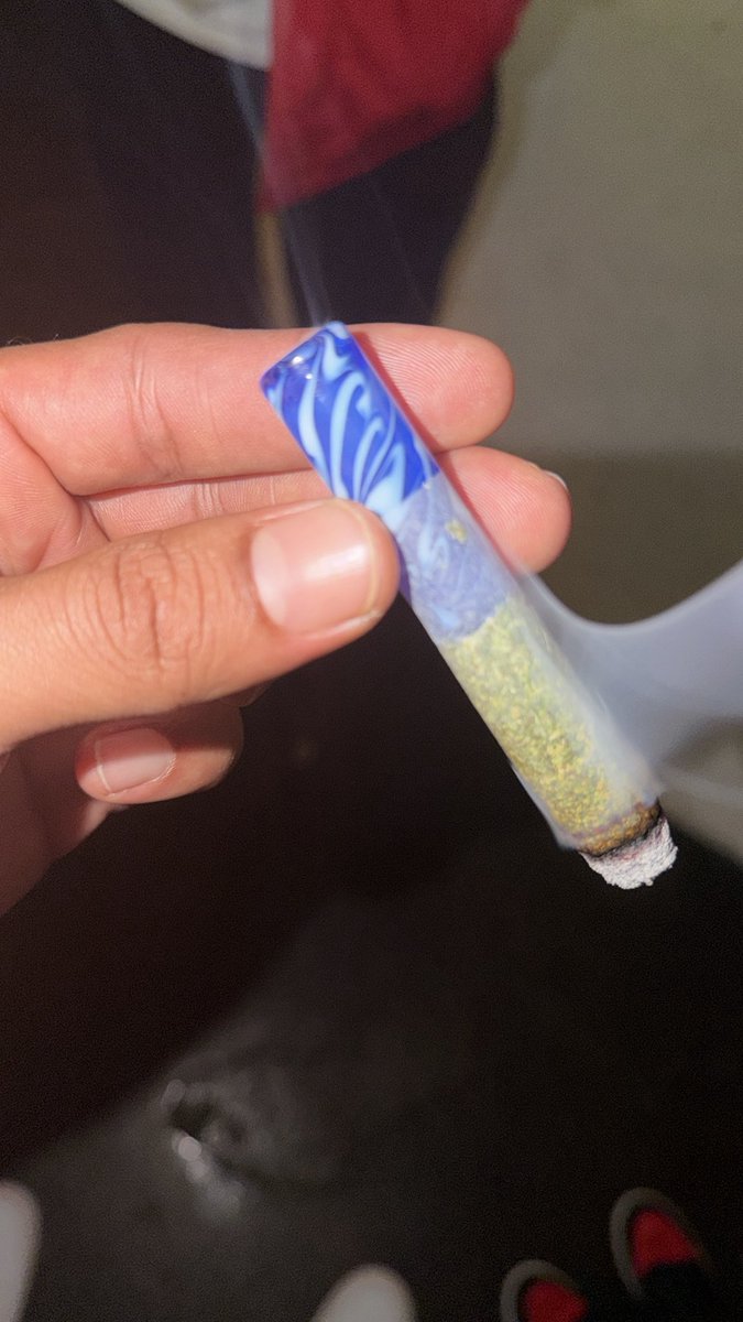 ItsTheRek's tweet image. Grateful to have a product that is a symbol of status. You know if a nigga smoking one of these they care about what they smoking. How do I know that for a 100% fact? Cuz ain’t nobody spending $200 for this tip and putting some bullshit in it 💯💪🏾
@rektipz