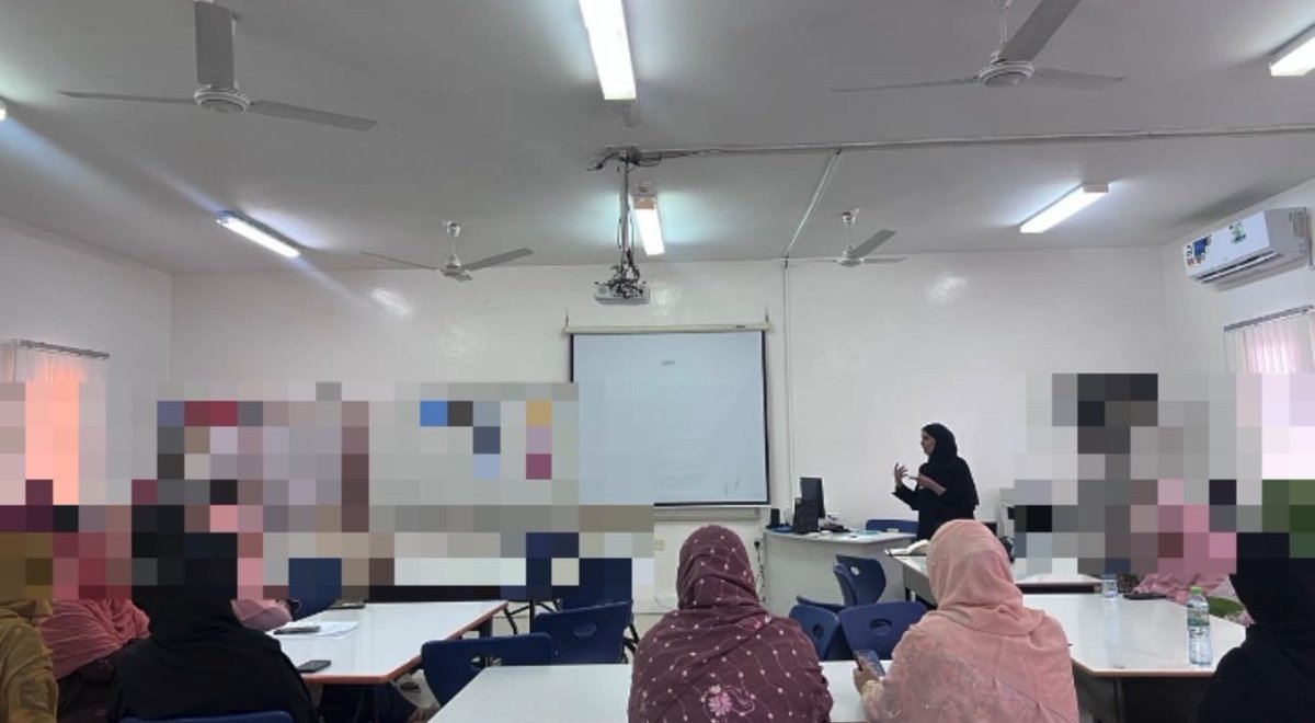 alataa_2020's tweet photo. ضمن مبادرة معرفة وحماية لصندوق الحماية الاجتماعية، تم تقديم جلسة توعوية في مدرسة العطاء نفذتها رجاء بنت محمد الحجرية، أخصائي خدمة متعاملين، لتعزيز الوعي بخدمات الصندوق.

#معرفة_وحماية https://t.co/YG2sqHHAPR