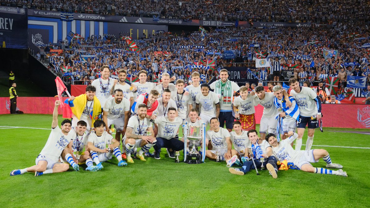 RealSociedad_JP's tweet photo. 「familia＝家族」だけでは表現できないチーム https://t.co/53AcfVngJ0