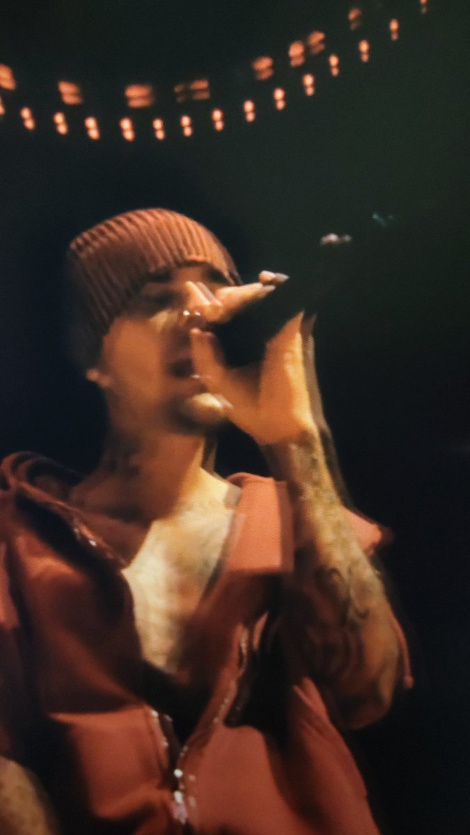 Charis38223's tweet photo. #BIEBERCHELLA  💜❤️💜 https://t.co/pnq5J241qp