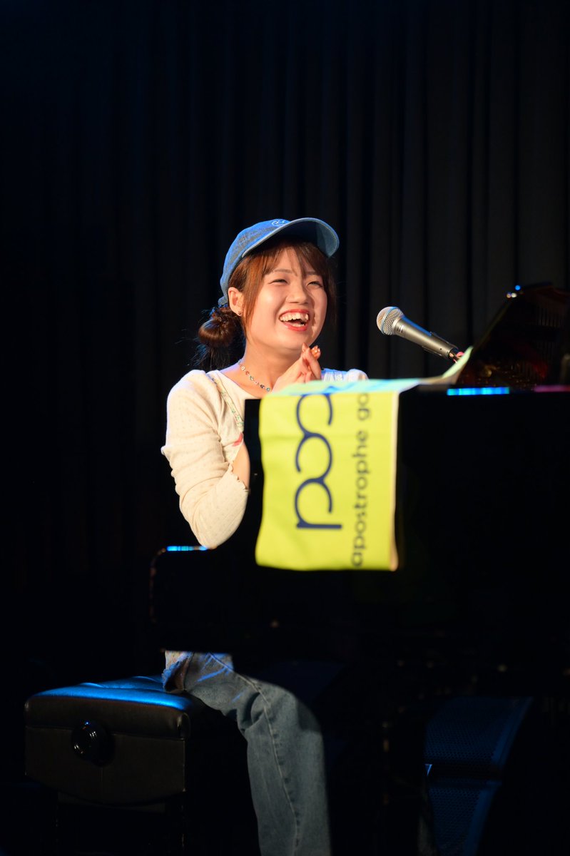 kyouu27's tweet photo. 4/18は京都祇園SILVER WINGSにて
ワンマンライブ「新入り紹介vol.5」
pod'z（ポッズ）さん　2/3
カワイイotoさんと
カッコいいけど
ちょっと抜けてたいーさん

#podz
#SILVERWINGS https://t.co/yMig4iLVmG
