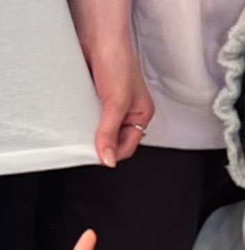 hasilboong's tweet photo. 고딩여친커플링추천이라고검색하면
ㄴ상단에뜨는스와로브스키.
나는이말을참좋아한다 https://t.co/PHIJXR3GXv