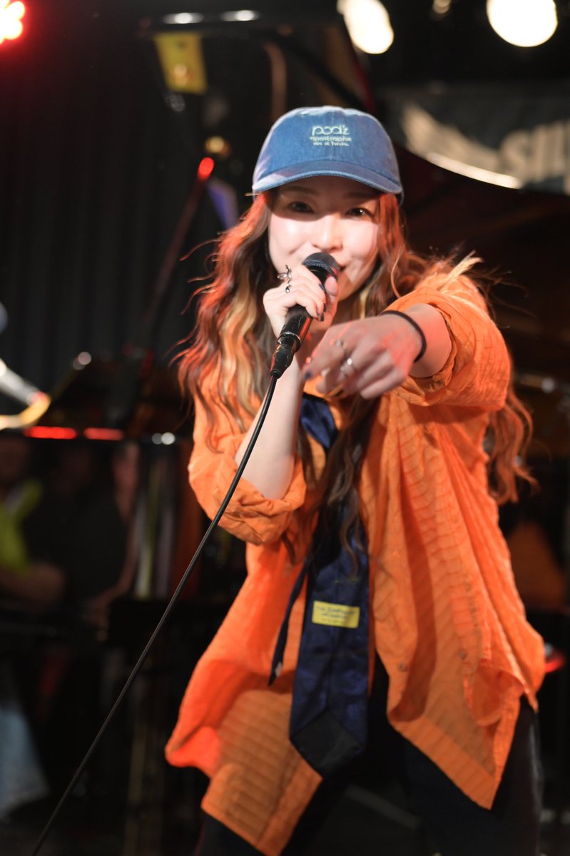 kyouu27's tweet photo. 4/18は京都祇園SILVER WINGSにて
ワンマンライブ「新入り紹介vol.5」
pod'z（ポッズ）さん　3/3
可愛くてカッコよくて
めっちゃ楽しそうなhannaさん☺️

#podz
#SILVERWINGS https://t.co/M97oVDElV1
