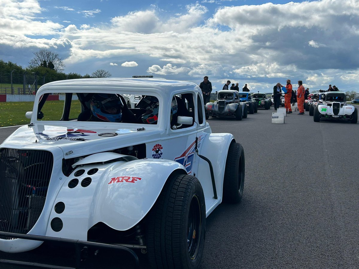 UKLegends's tweet photo. Hello Donington…hope everyone is ready for day two of the Legends alongside the #BTCC 👍

Heat One is set to start at 09.10, Heat Two at 12.55 and the Final at 18.10.

Oh, and make sure you tune-in to #ITV4 📺 or visit #ITVX 💻📱 for races two and three! 

📸 BlackFlag Visuals https://t.co/yLNYbpZCa2