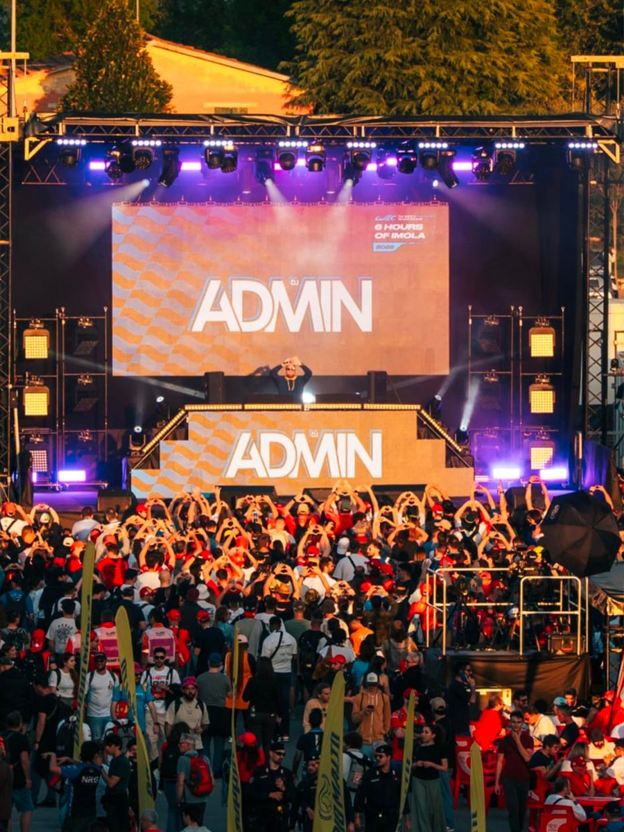autodromoimola's tweet photo. Lights on. Volume up 🔥
I DJ saliti sul palco hanno acceso la Fanzone nel sabato della #6HImola, e voi avete fatto il resto 🪩
#AutodromoImola #WEC #6HImola #MartinSolveig https://t.co/EgKjvXtztx
