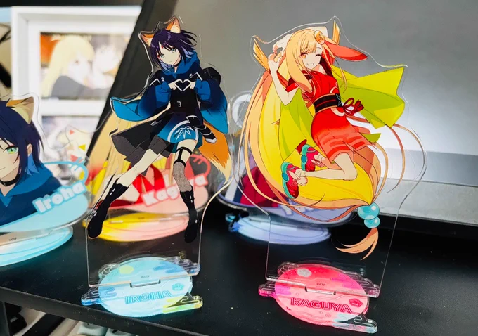 彩葉とかぐやのアクスタが届いた いつ買ったのかも分からん 他推しと並べてみたら自分の性癖は変わらないんだなって思いました