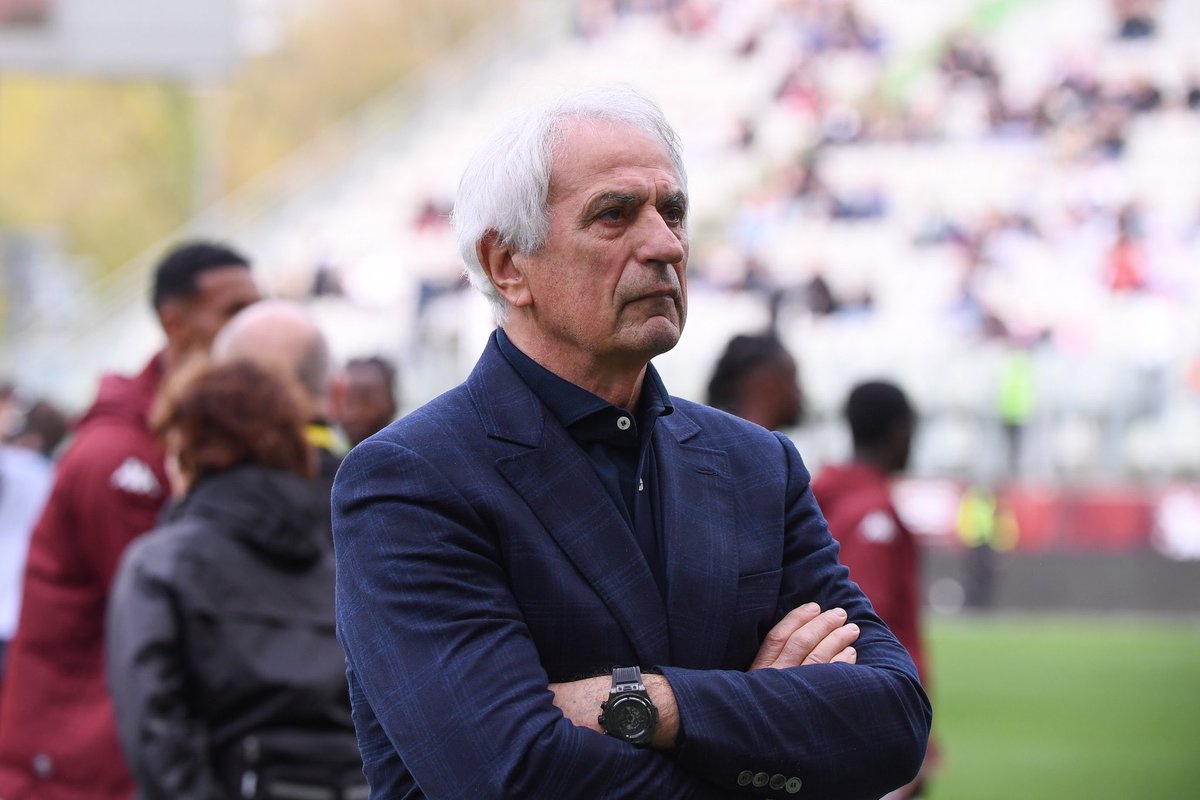 Nantes a marqué 24 buts en L1 cette saison.

Vahid Halilhodzic 🇧🇦 en avait marqué 27 𝗔̀ 𝗟𝗨𝗜 𝗦𝗘𝗨𝗟 lors de la saison 1982/1983. 😭

(<a href="/lequipe/">L'Équipe</a>)