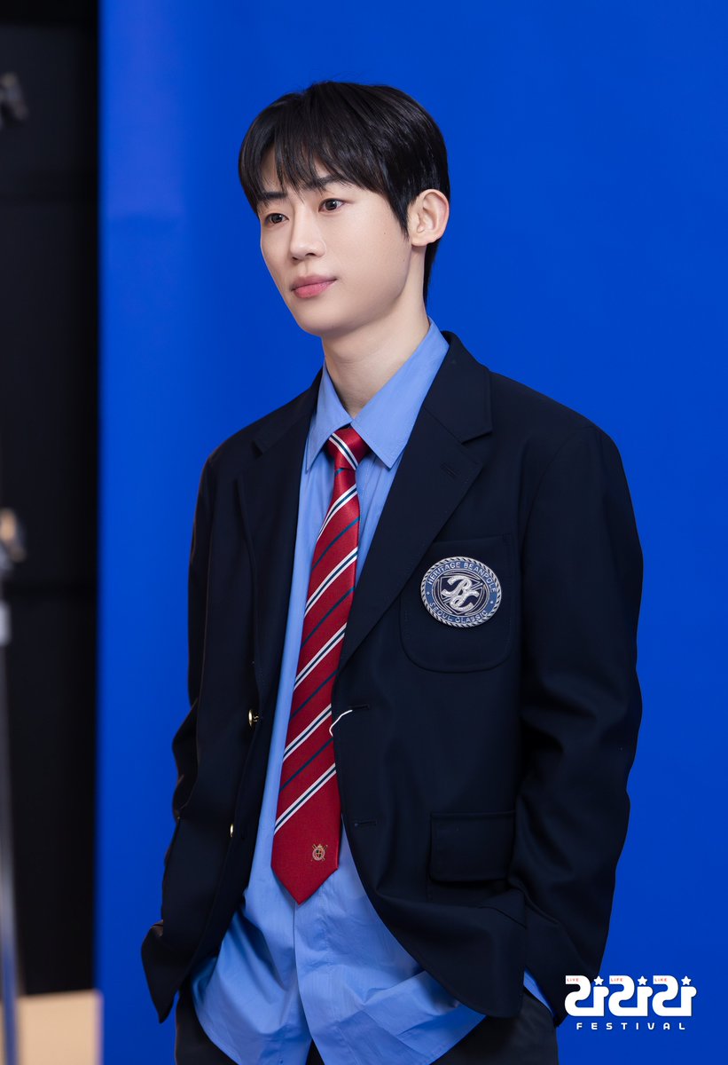 라이브러리씨어터 tweet media