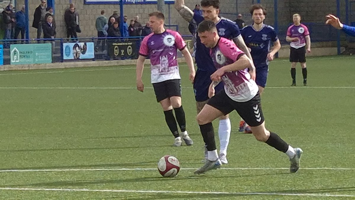 SteHoll's tweet photo. FT @leektown 3-2 @WhitbyTownFC https://t.co/k6ub7lljcI