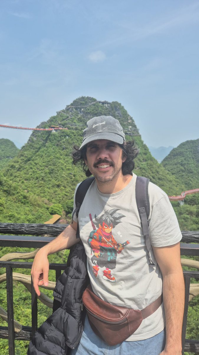 Adrián Sussudio (el de los libros) tweet media