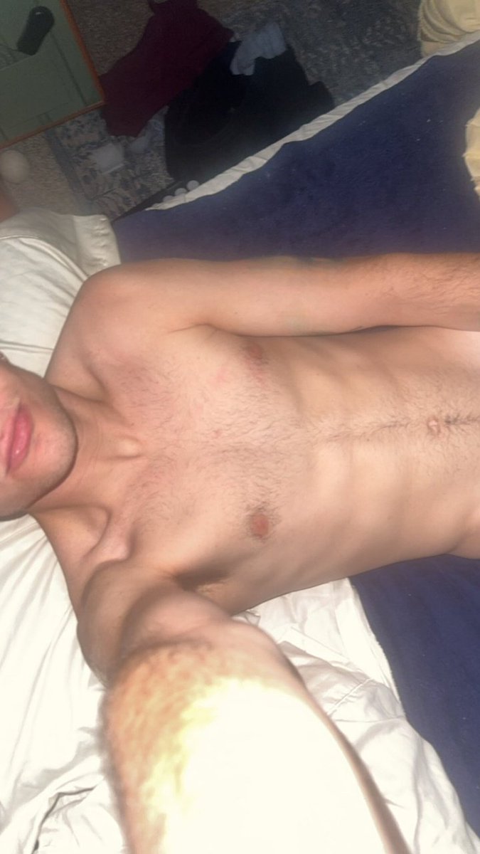Dan9lxtk's tweet photo. ➤Mi nueva cuenta #nsfw #nsfwtwt #horny.

OMi nombre es Tadek.

•He/him.

•23.

•Horny y triste
 
•Español.

•Hetero.

•Only 18+.

•Dom

▲ ΝΟ ΜΕNORES 

♡ / ↻ = mutis https://t.co/TzehpS3Mps