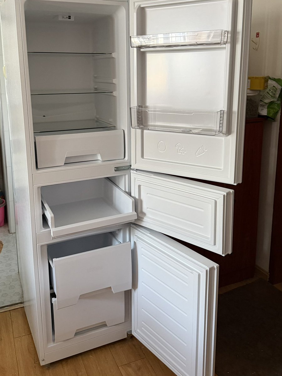 冰箱送来了，只能说便宜有便宜的原因，毫无质感，不过才几百块没什么说的