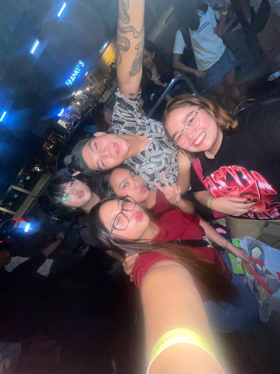 Angel ⚡️ | #TeamKhianna tweet media