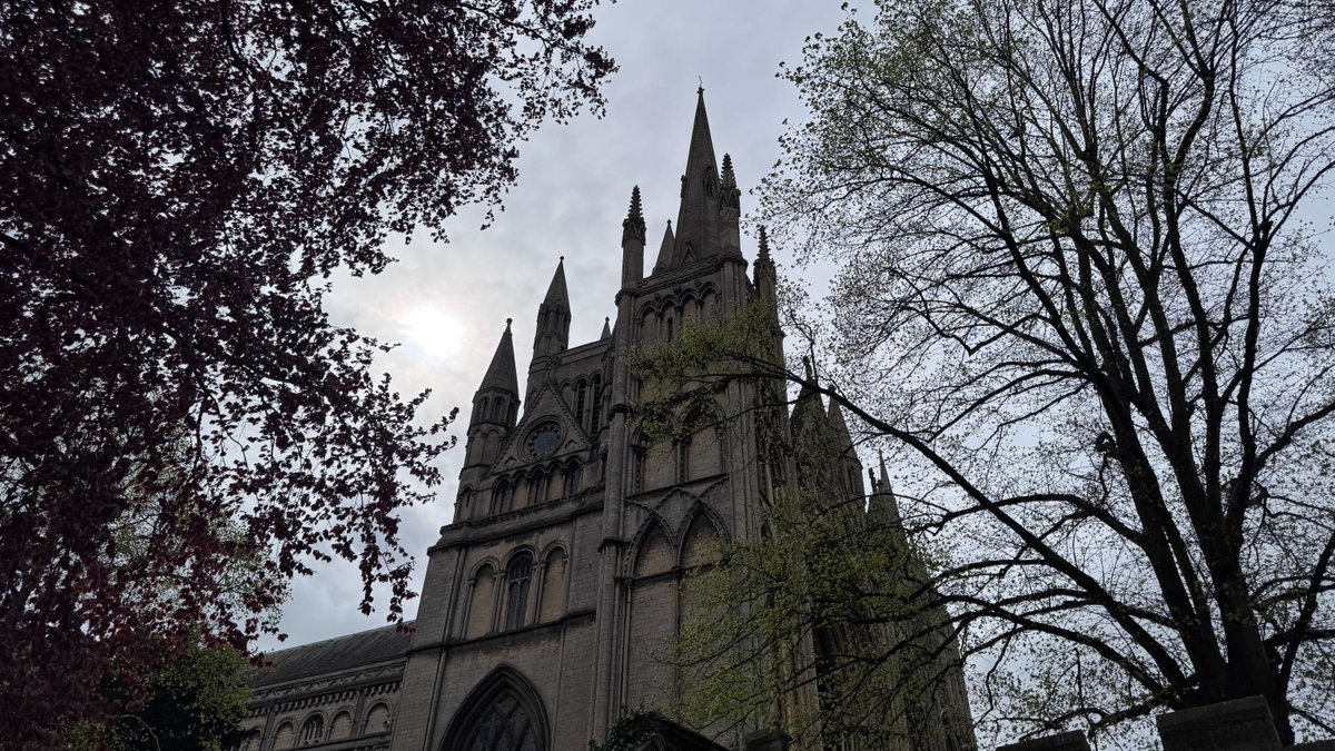 Peterborough Cathedral tweet media