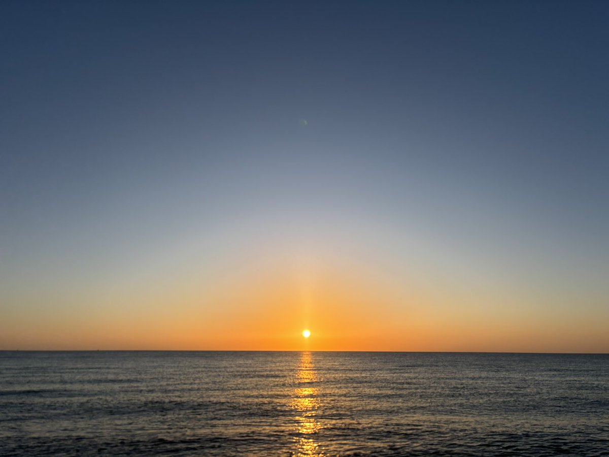 IanCallaway352's tweet image. #SundayMorning 6am swim at @Deal_Town. Just after #sunrise. Swim 95 of 2026. #SeaSwimming @coastmag @bbcsoutheast @BBCRadioKent @metoffice @StormHour @outdoor_swimmer @AtBarristers.