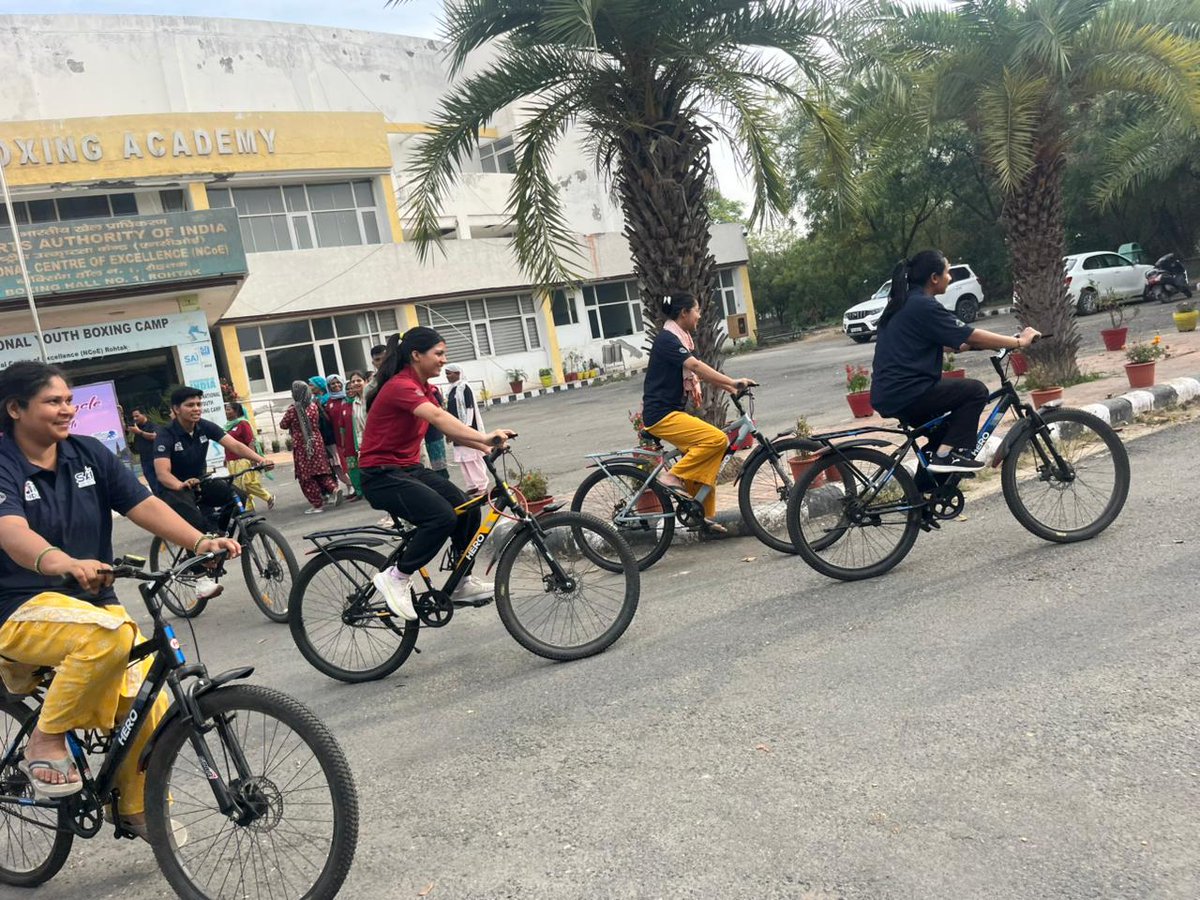 SAIRohtak's tweet image. Fit India SOC event successfully organized at SAI NCoE Rohtak under the inspiring theme “Nari Shakti”, in collaboration with Women from My Bharat, Colleges, Institutions.Women came together to promote fitness, discipline, and a healthier India. #ncoerohtak #SoC