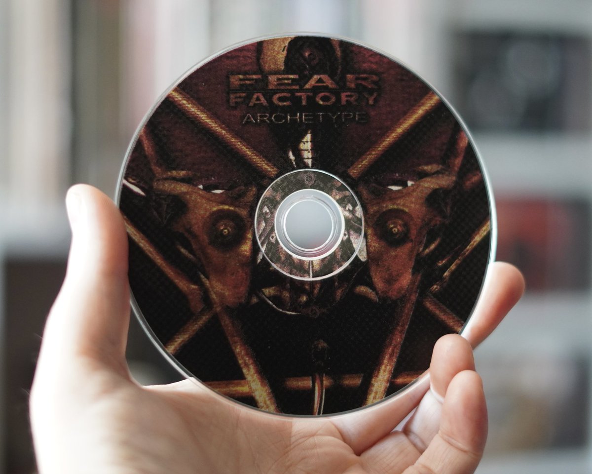 Defstar666's tweet image. 🦾 22nd ANNIVERSARY 🦾

🇺🇸 FEAR FACTORY - Archetype (2004)

It was the first album by the band not to feature Dino Cazares
#FearFactory #California #industrial #groove #metal #AlbumAnniversary