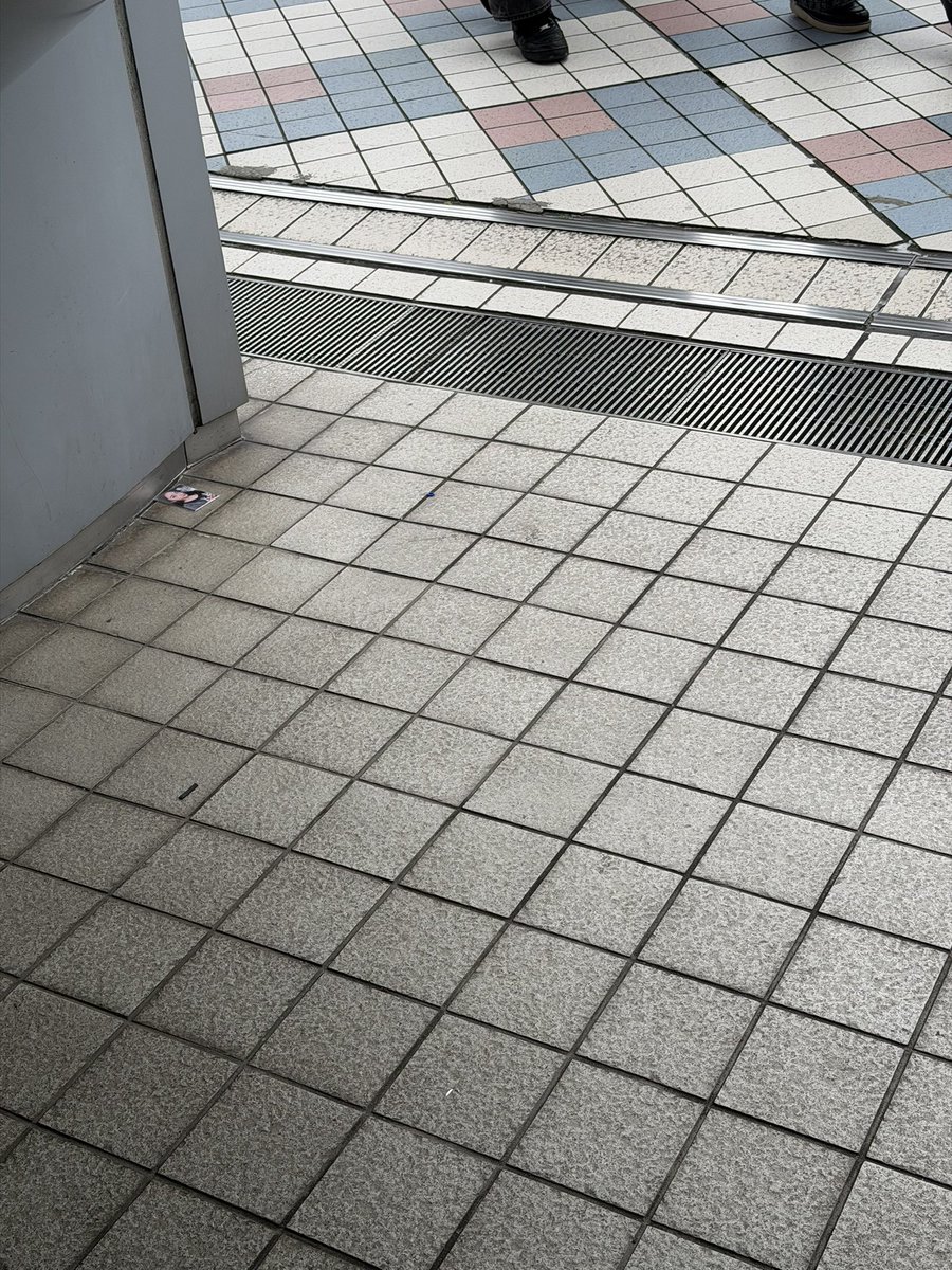 まるさん tweet media