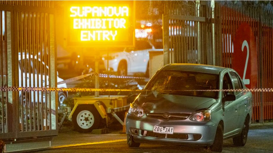 RandomstuffA2Z's tweet image. Our hearts go out to the entire community following the horror outside the showgrounds. We are devastated for the families involved. If you have any information that could help the investigation, please contact Crime Stoppers. #Melbourne #AscotVale #CommunityFirst