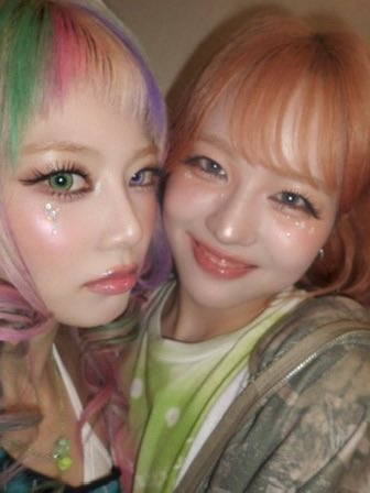 riahina comfort 💭 tweet media