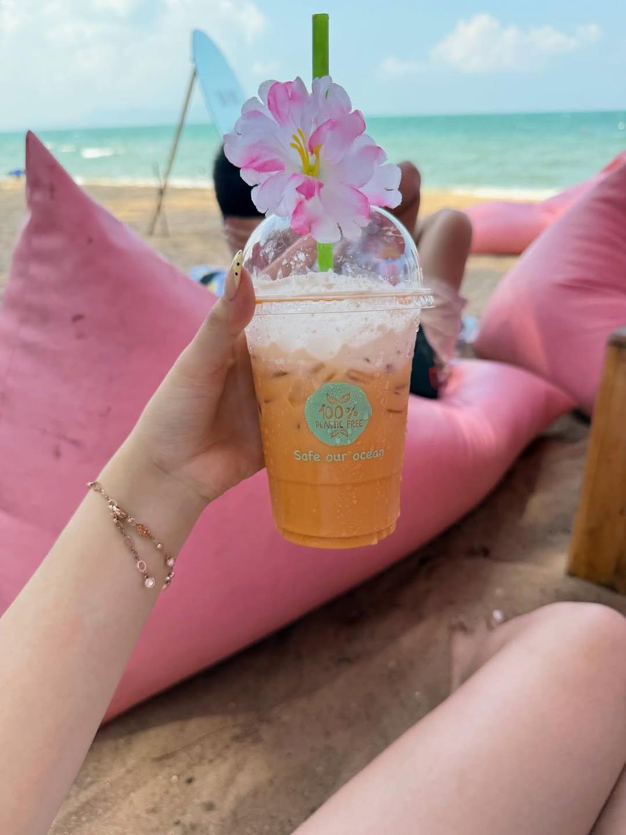 FB Couple tweet media