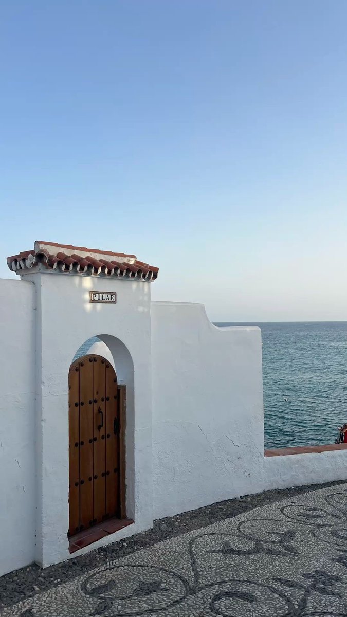 beautyexplorer0's tweet photo. Nerja, Spain https://t.co/gyCkkP3FCG