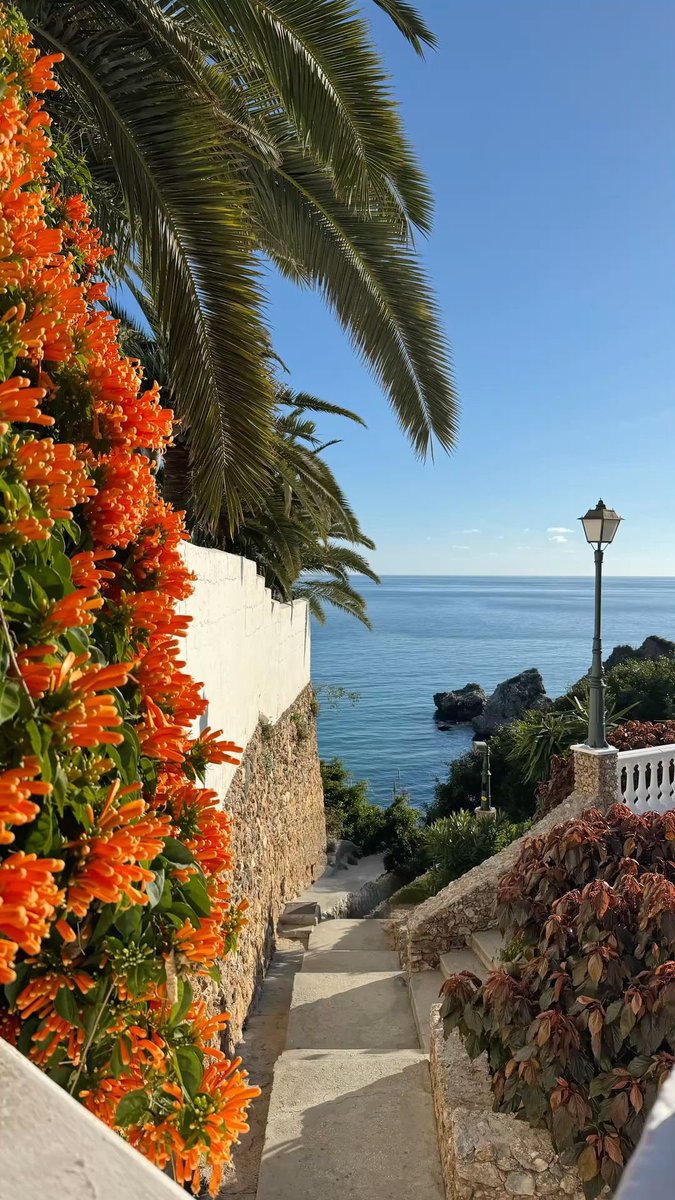 beautyexplorer0's tweet photo. Nerja, Spain https://t.co/gyCkkP3FCG