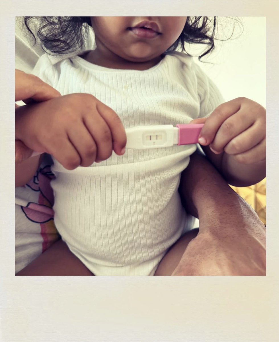 HELLOmagIndia's tweet image. #DeepikaPadukone has announced that she is expecting her second child with #RanveerSingh, revealing her #pregnancy with a photograph of a positive test—held by their daughter, Dua. The couple welcomed their first child in 2024.

#HELLOIndia #HELLOMagazine #HELLOBreakingNews