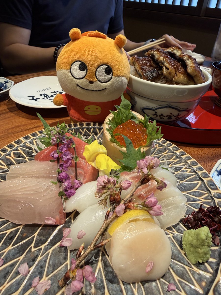 Oame0811's tweet photo. ´▽`)ノ ゚+:;;:+゚ 【おなかいっぱい旅日記】
旅先で、いーっぱい美味しいもの食べたよ〜!
#konezumi #yujinishimura #studioUG #こねずみ #にしむらゆうじ https://t.co/g8jYw8G1nu