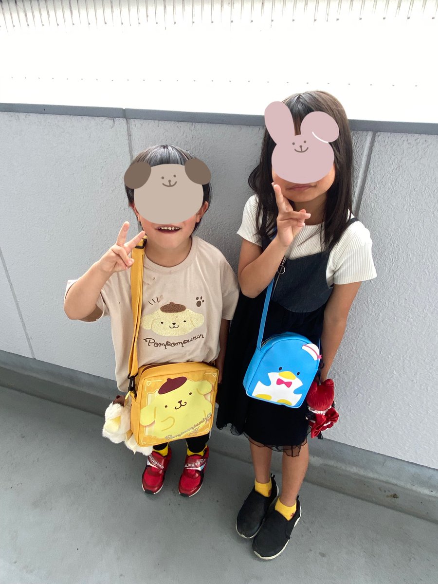 chibi_abm's tweet photo. 姪っ子ピアノの発表会を見に行って毎年恒例大泣きしてから急遽お泊まりに来た。
おばの洗脳で見事にふたりともサンリオにハマった笑
��2がどんどん女子になってく。
男子はいつまでもおバカで可愛い https://t.co/ALP9a8TcQ4