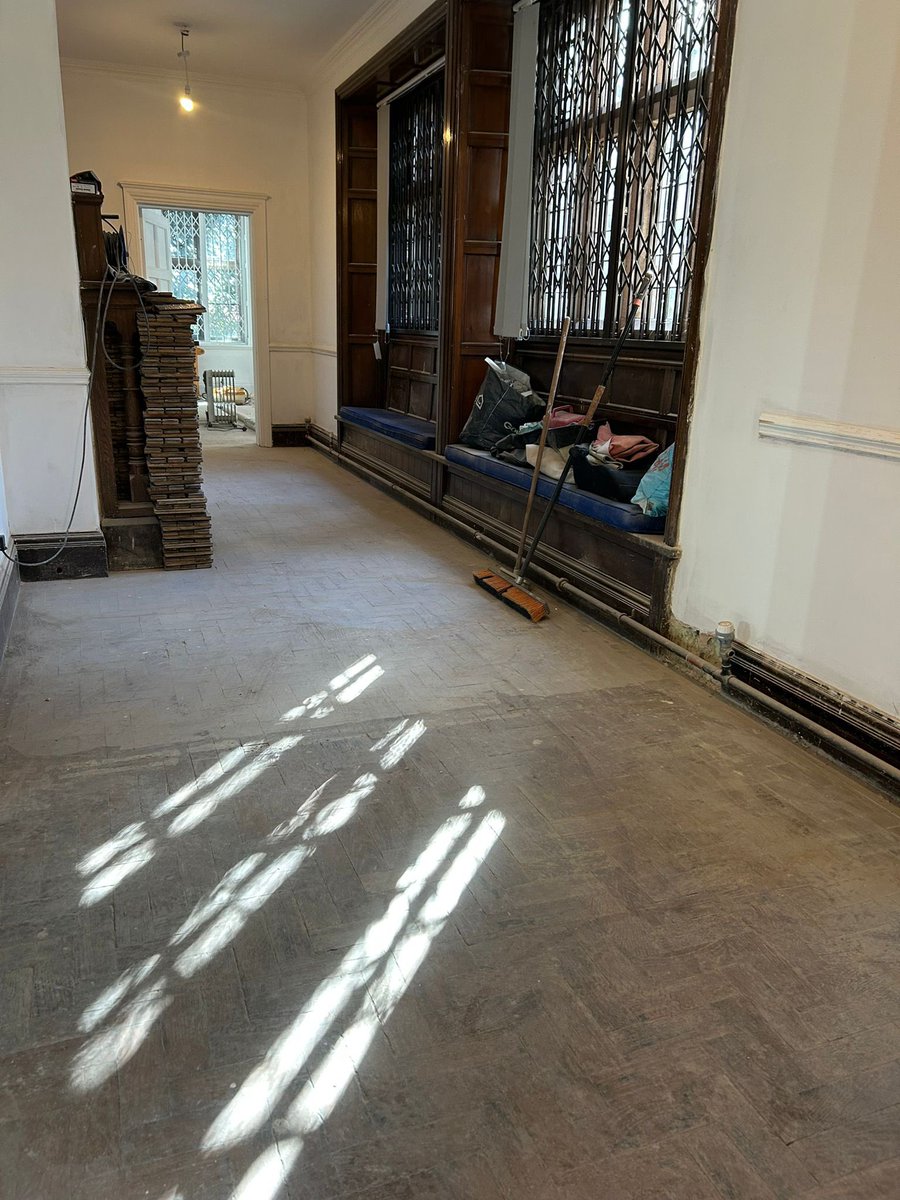 wfsnorthwales's tweet image. Here we had Oak Herringbone flooring. We gave the floor a full sand and seal, finished with a Floor Service, Taupo, 2k oil.
#floorsanding
#renovation
#restoration
#hallway
#flooringideas
#vintage
#wood
#flooring
#oldcolwyn
#northwales