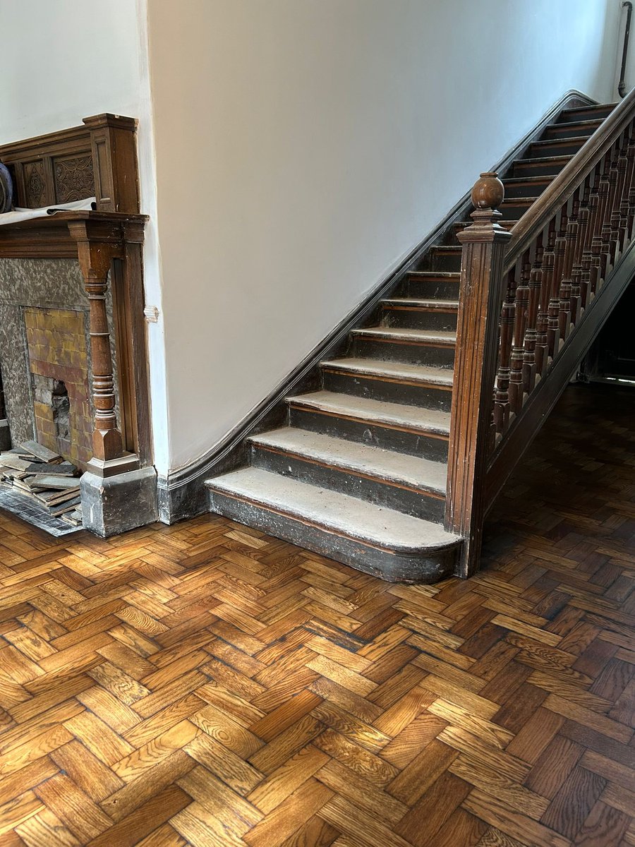 wfsnorthwales's tweet image. Here we had Oak Herringbone flooring. We gave the floor a full sand and seal, finished with a Floor Service, Taupo, 2k oil.
#floorsanding
#renovation
#restoration
#hallway
#flooringideas
#vintage
#wood
#flooring
#oldcolwyn
#northwales