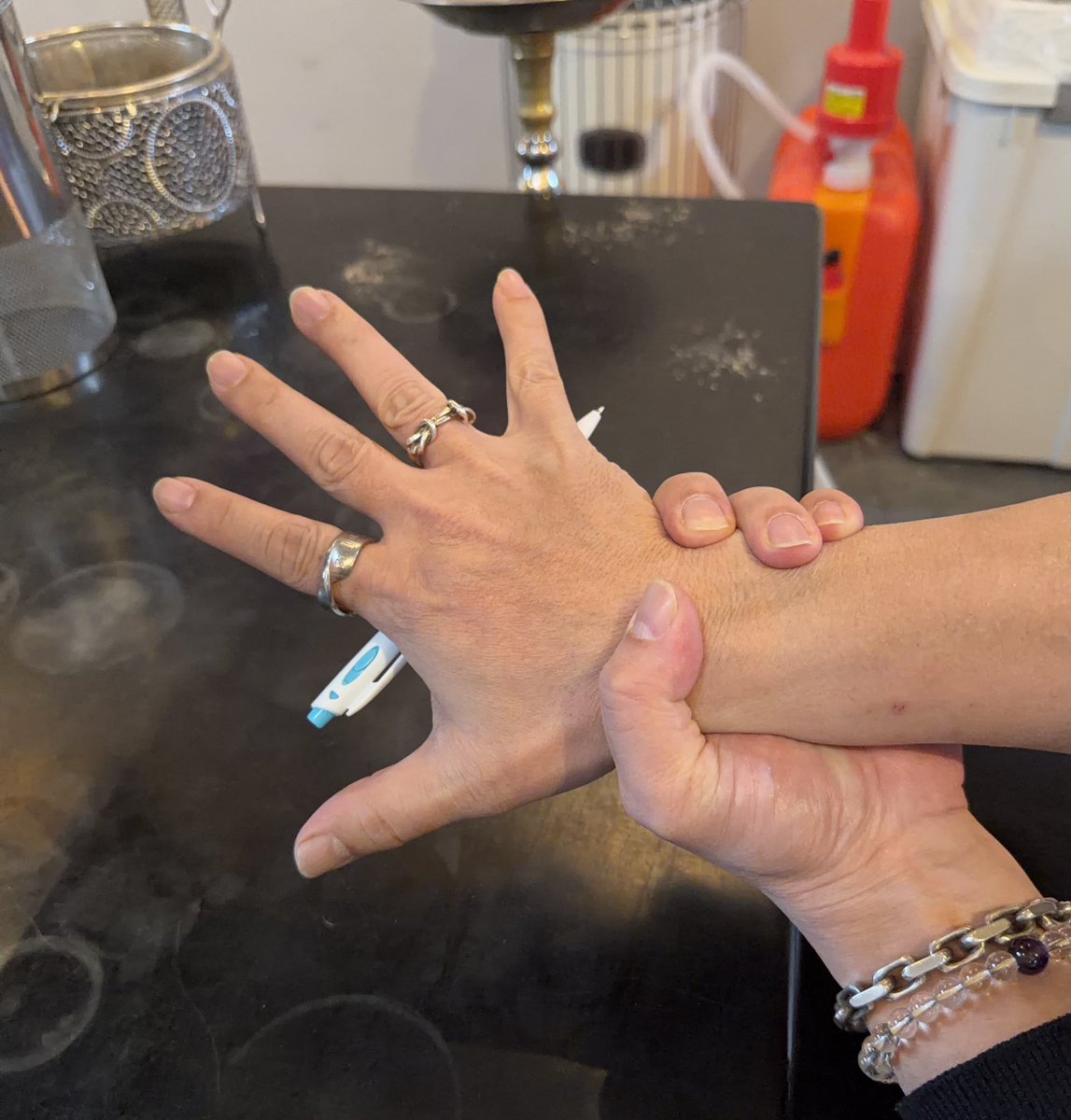 DJよっしー tweet media