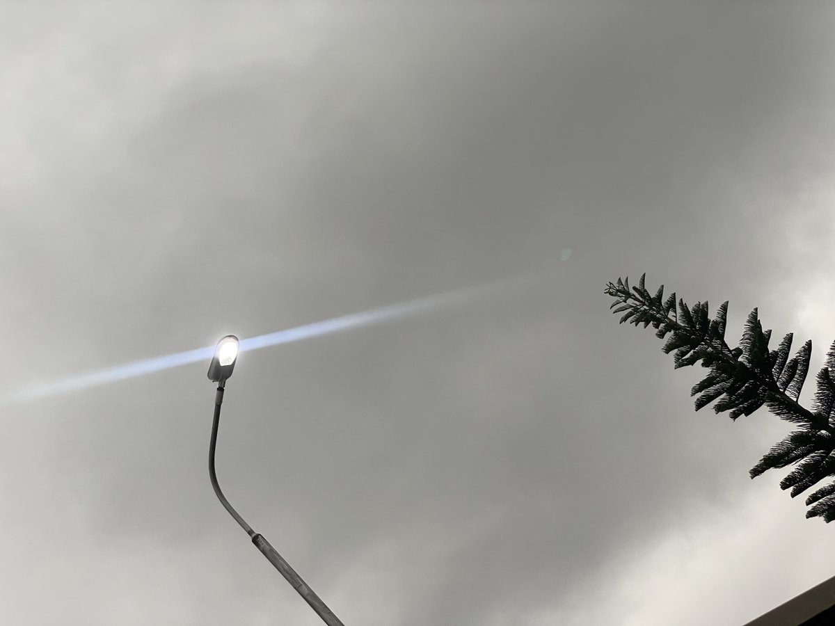 It’s about to rain ️ I love this weather https://t.co/ZEeARFHfRz