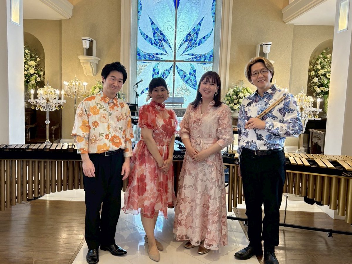 rythmission_5's tweet photo. 昨日。オークラ千葉ホテル南館6階チャペルTivoli(ティボリ)にて、『チャペル・リズム・パーティー！Rythmissionが織りなす”春のメロディー”』終演しました✨
コンサート前半はいつものツナギ衣装、後半はメンバーカラーの花柄衣装で春らしくお送りしました🌸 https://t.co/WVMOTmIDkB