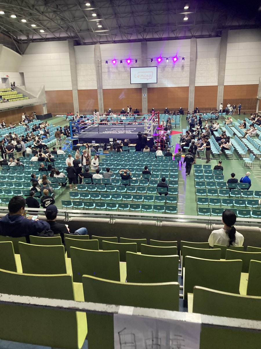 animal_mad1217's tweet image. 東和ラクダビドーム！関西のグリーンツダの興業！第一試合終了！エエ試合でした！ツダさんの興業含め！ボクサーも応援してるので、これからドンドン楽しみです😊
#boxing #ボクシング