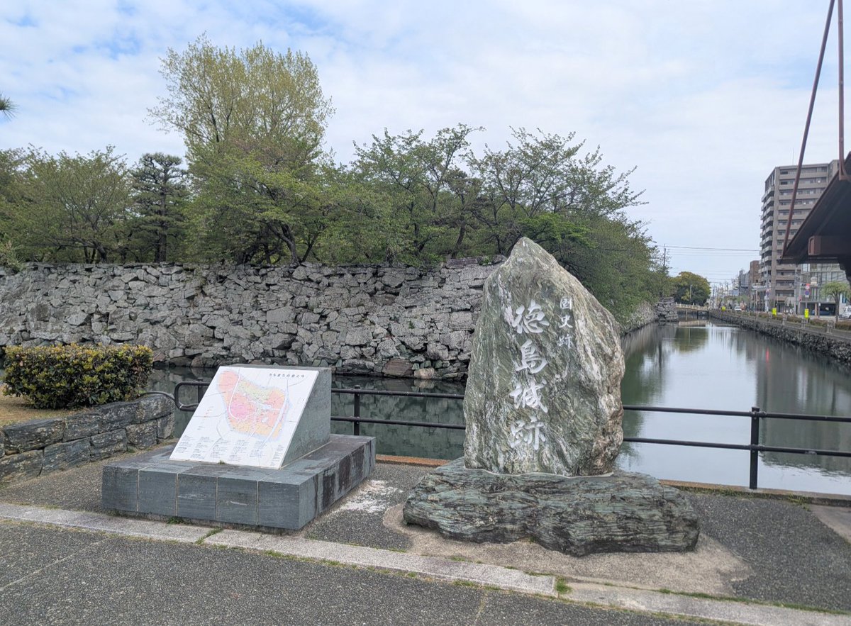 スグル tweet media