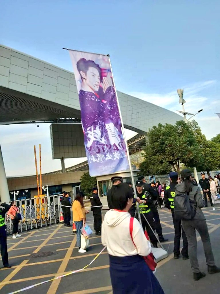 ( ,,ᗜ ᗜ,, )LookBas🦁🐰BJYX💚❤️💛琑🐢 tweet media