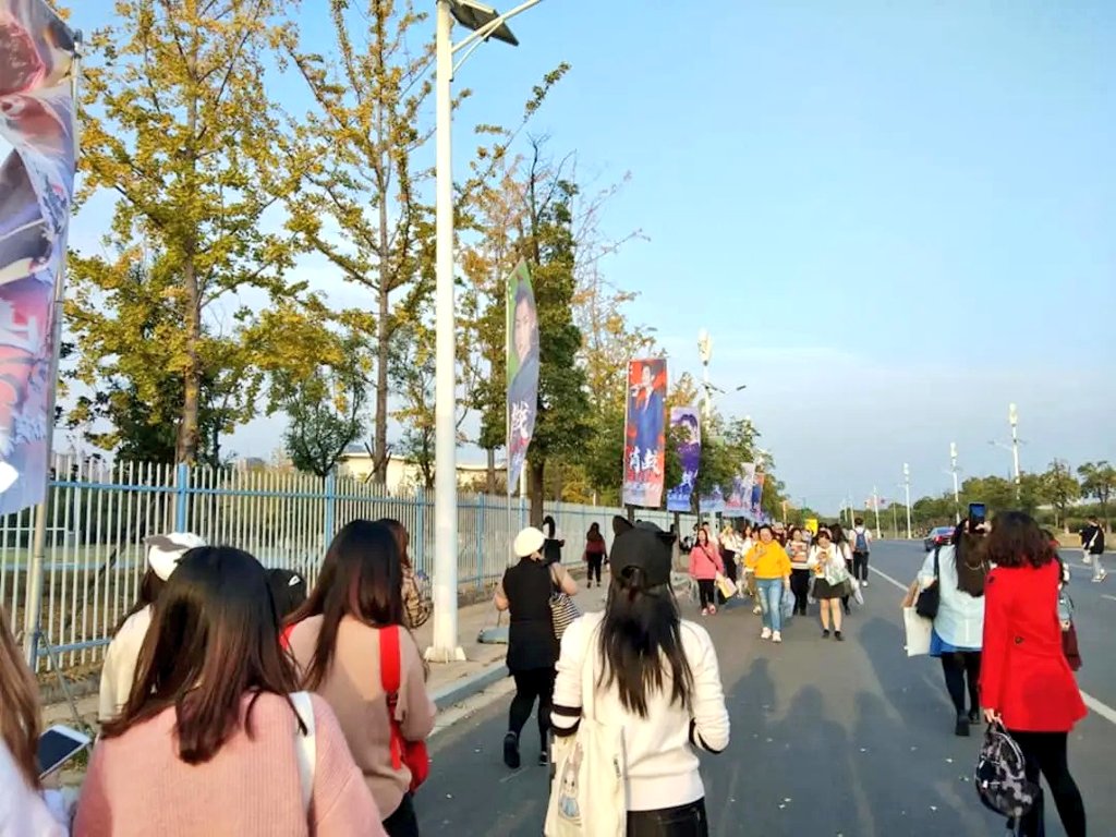 ( ,,ᗜ ᗜ,, )LookBas🦁🐰BJYX💚❤️💛琑🐢 tweet media