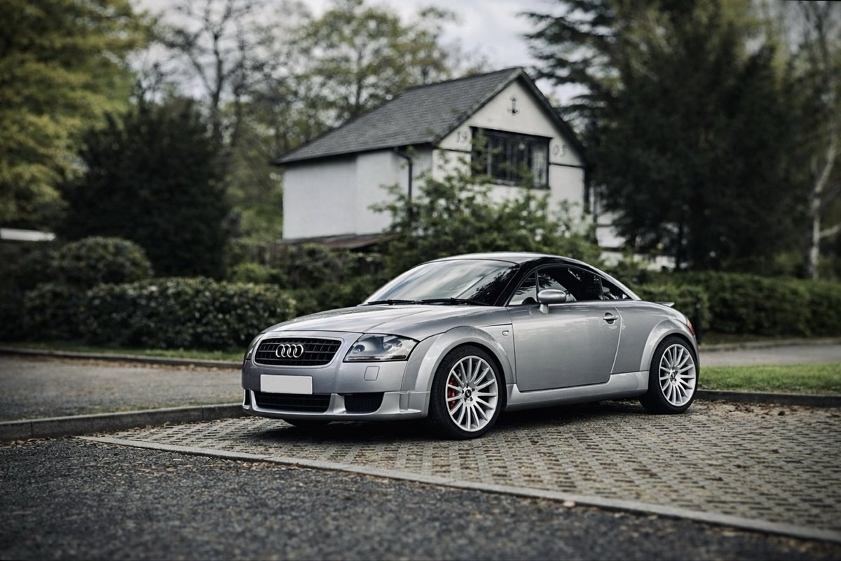 MoistSocksRS's tweet photo. Off to the @GoodwoodRRC Memebers 83rd meet today!
Going to be great fun and managed to get the Audi out of storage in time.
(Also first irl post 😂)
#goodwood #cars #carshow #auditt https://t.co/JT8OfgIanY